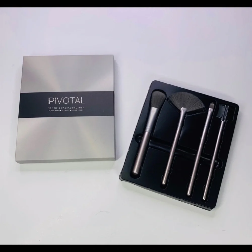 PIVOTAL COSMETICS || 4-Piece Essentials Facial Brush Set 🔘NWT🔘